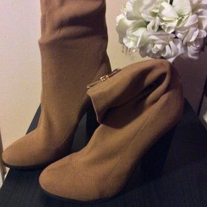 NWOT Sock booties